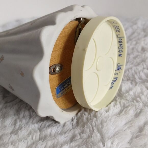 Gorham Rotating Musical Figurine - Picture 5 of 8